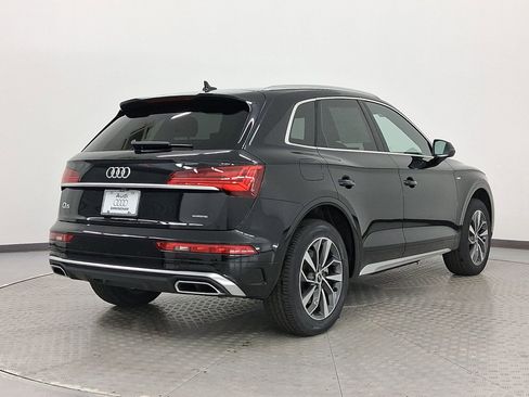 Used 2023 Audi Q5 2.0T Premium w/ Convenience Package image 8