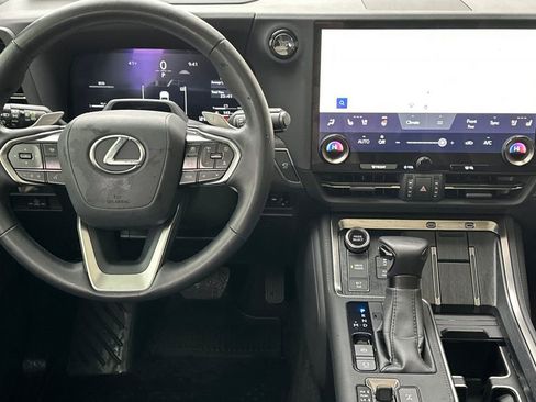 Used 2025 Lexus GX 550 w/ Cold Area Package image 13
