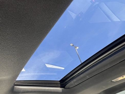 Used 2021 Toyota Corolla SE image 21