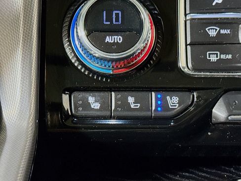 Used 2023 GMC Yukon XL Denali AWD/4WD image 19