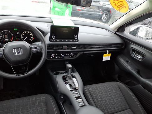 Used 2025 Honda HR-V LX image 7