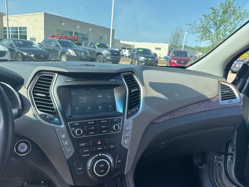 Used 2017 Hyundai Santa Fe Limited w/ Cargo Package AWD/4WD image 22