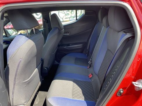 Used 2021 Toyota C-HR XLE image 18