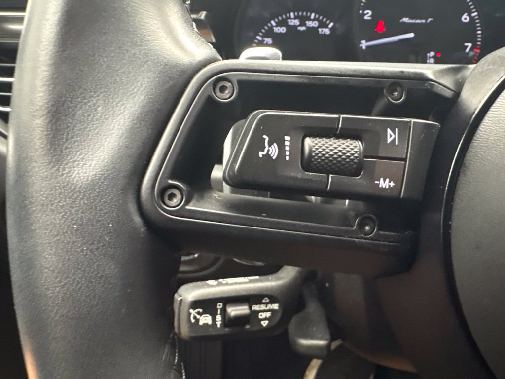 Certified 2024 Porsche Macan Turbo AWD/4WD image 38