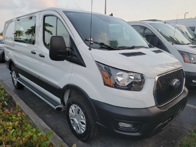 Used 2025 Ford Transit 250 Low Roof w/ Exterior Upgrade Package RWD image 2