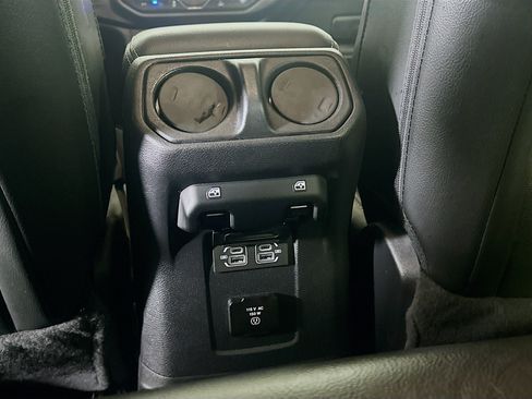 Used 2022 Jeep Wrangler Unlimited Sahara w/ Cold Weather Group AWD/4WD image 27