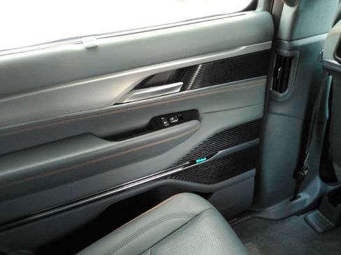Used 2022 Jeep Grand Wagoneer Series III w/ Rear Seat Video Group 1 AWD/4WD image 42