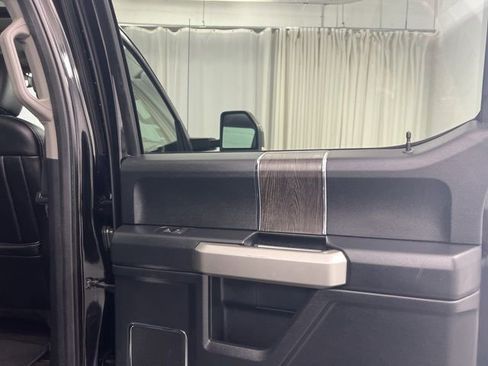Used 2021 Ford F250 Lariat w/ Chrome Package image 19