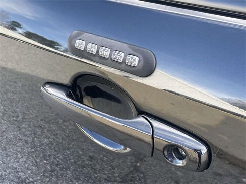 Used 2010 Ford Edge SEL image 15