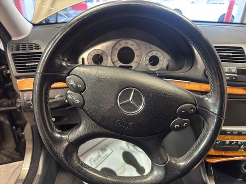 Used 2008 Mercedes-Benz E 350 4MATIC Sedan image 18
