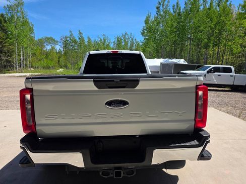 Used 2023 Ford F350 XLT AWD/4WD image 6
