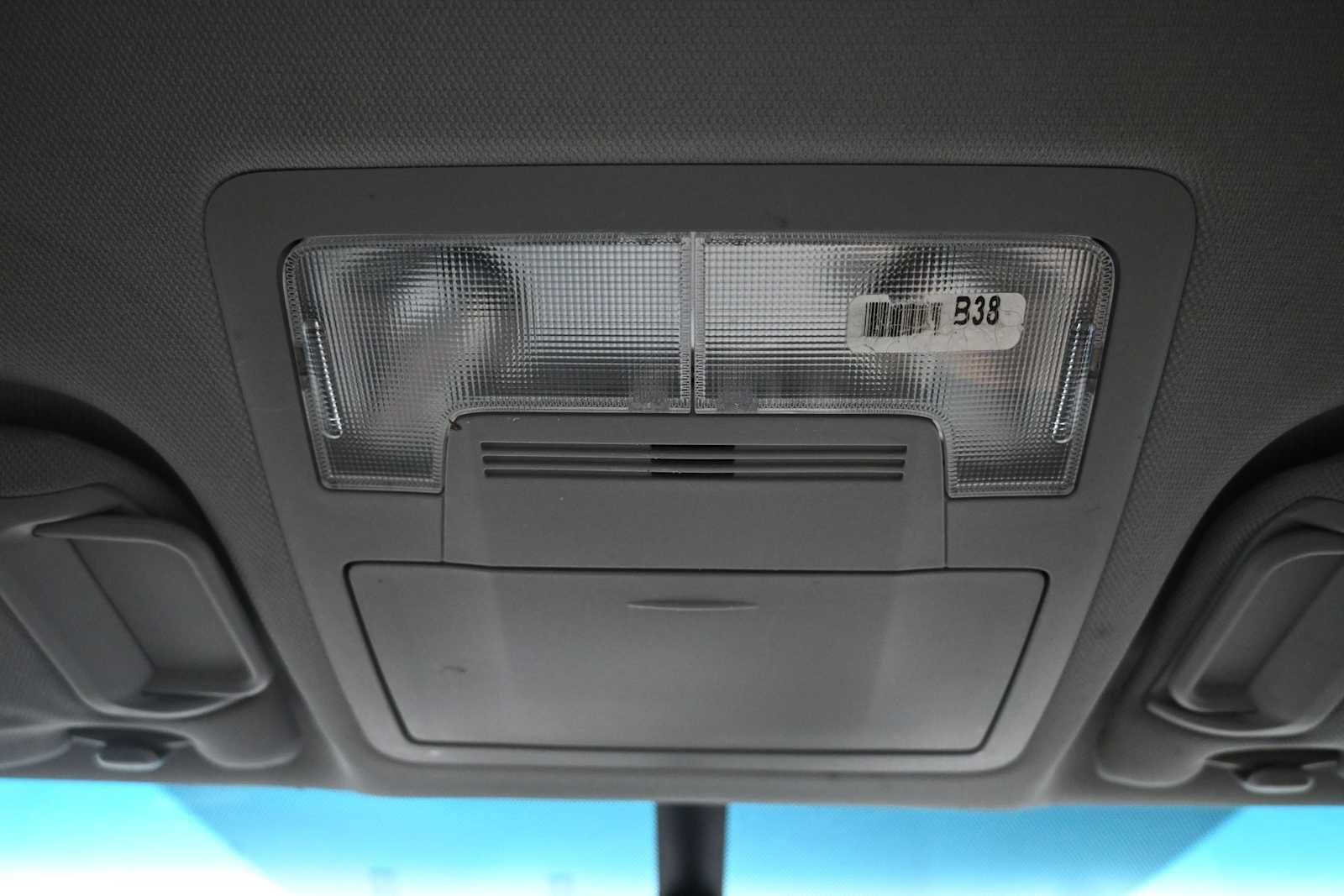 Used 2016 Toyota Camry SE w/ Protection Package (Q2) FWD image 17