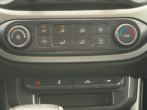 Used 2016 Chevrolet Colorado LT w/ LT Convenience Package image 17