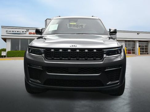 Used 2026 Jeep Grand Cherokee L Limited w/ Limited Altitude Package AWD/4WD image 8