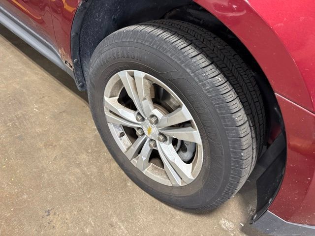 Used 2010 Chevrolet Equinox LT w/ Chrome Appearance Package FWD image 9