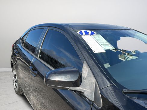 Used 2017 Toyota Corolla LE FWD image 35