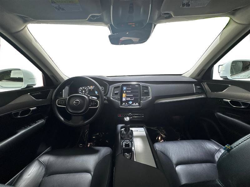 Used 2022 Volvo XC90 T5 Momentum AWD/4WD image 14
