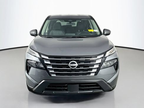 Used 2025 Nissan Rogue SV FWD image 2