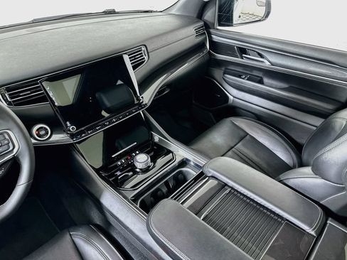 Used 2023 Jeep Wagoneer 4WD w/ Premium Group I image 26