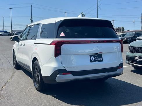 Certified 2026 Kia Carnival FWD image 7