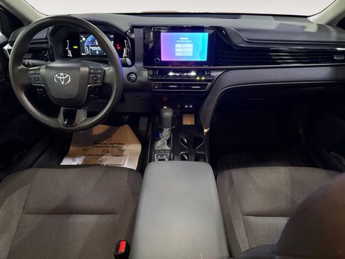 Used 2025 Toyota Camry LE FWD image 17