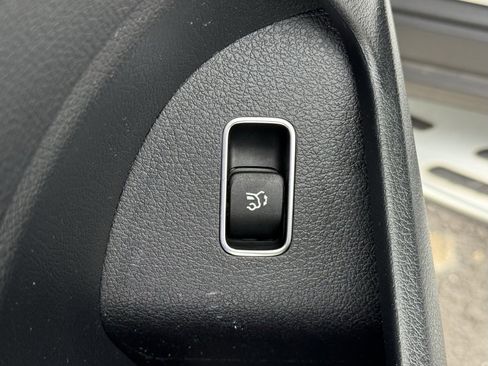 Used 2021 Mercedes-Benz GLE 350 4MATIC image 21