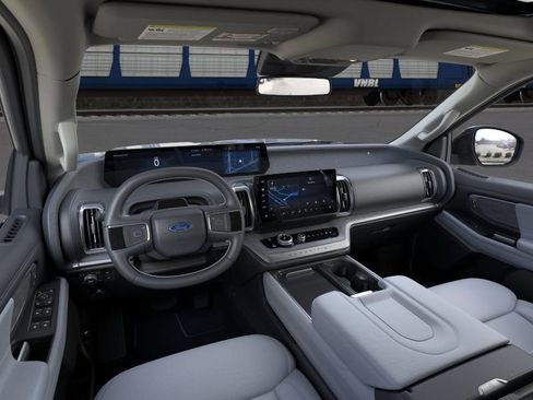 New 2026 Ford Expedition Max Platinum image 10
