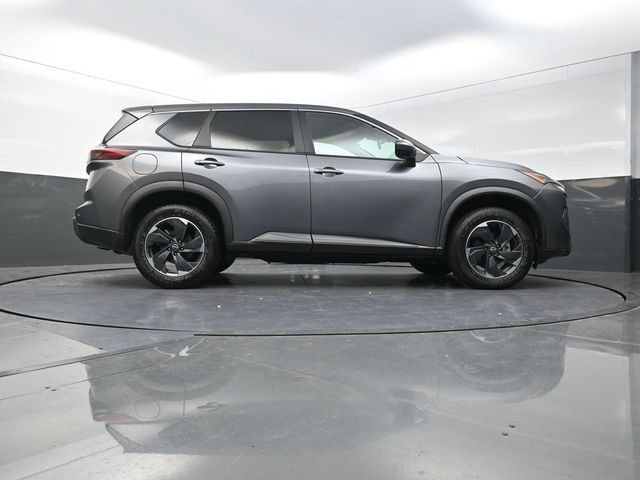 Used 2024 Nissan Rogue SV FWD image 38