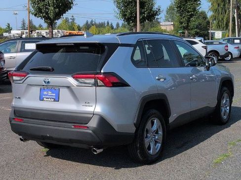 Used 2024 Toyota RAV4 LE AWD/4WD image 5