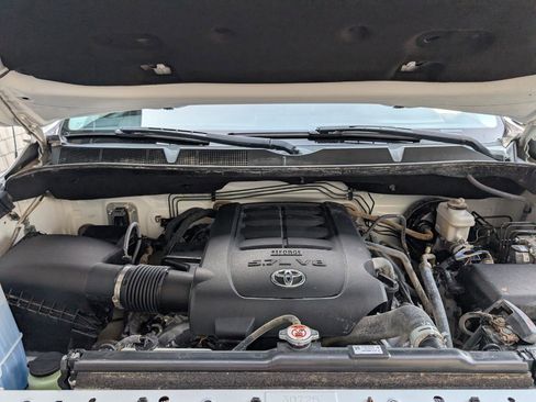 Used 2018 Toyota Tundra SR5 w/ SR5 Upgrade Package AWD/4WD image 19