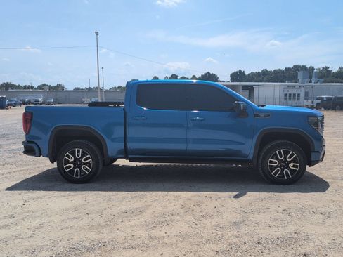Used 2023 GMC Sierra 1500 AT4 w/ AT4 Premium Package AWD/4WD image 7