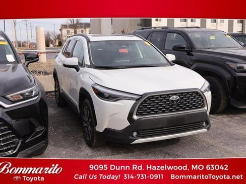 Certified 2024 Toyota Corolla Cross XLE image 1