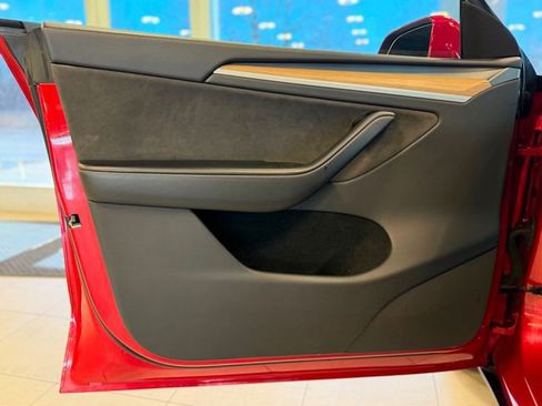 Used 2023 Tesla Model Y Long Range image 18