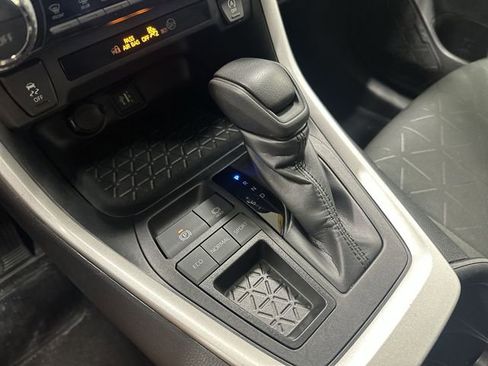 Used 2024 Toyota RAV4 XLE FWD image 22