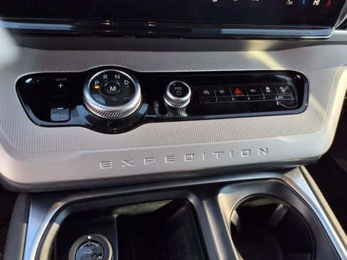 Certified 2025 Ford Expedition Max Active image 19