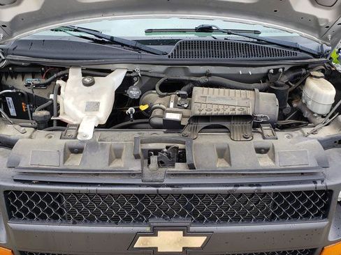 Used 2016 Chevrolet Express 2500 RWD image 26