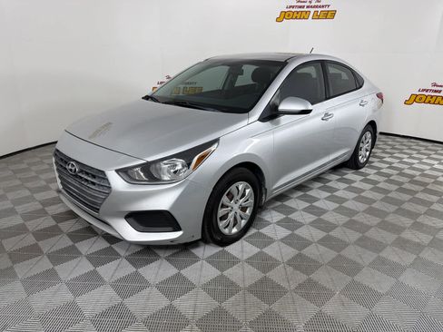 Used 2018 Hyundai Accent SE FWD image 1