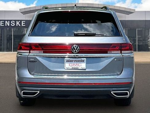 Used 2024 Volkswagen Atlas SE AWD/4WD image 4