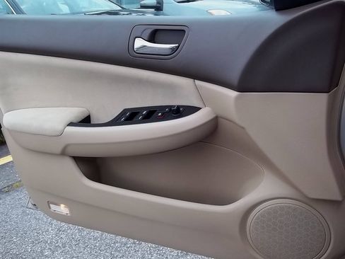 Used 2006 Honda Accord LX image 11