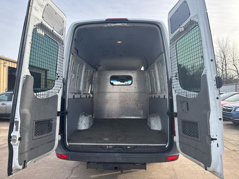 Used 2013 Mercedes-Benz Sprinter 2500 image 18