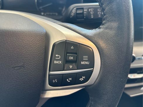 Used 2021 Ford Explorer XLT w/ Equipment Group 202A AWD/4WD image 14