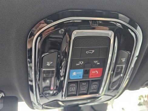 Used 2023 Jeep Grand Cherokee Overland w/ Adv Protech Group III image 30