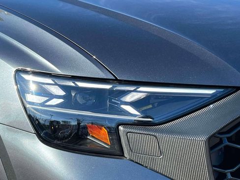 Used 2025 Audi RS Q8 performance image 9