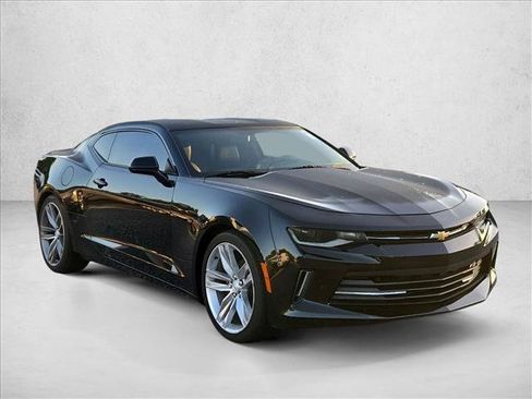 Used 2017 Chevrolet Camaro LT RWD image 3