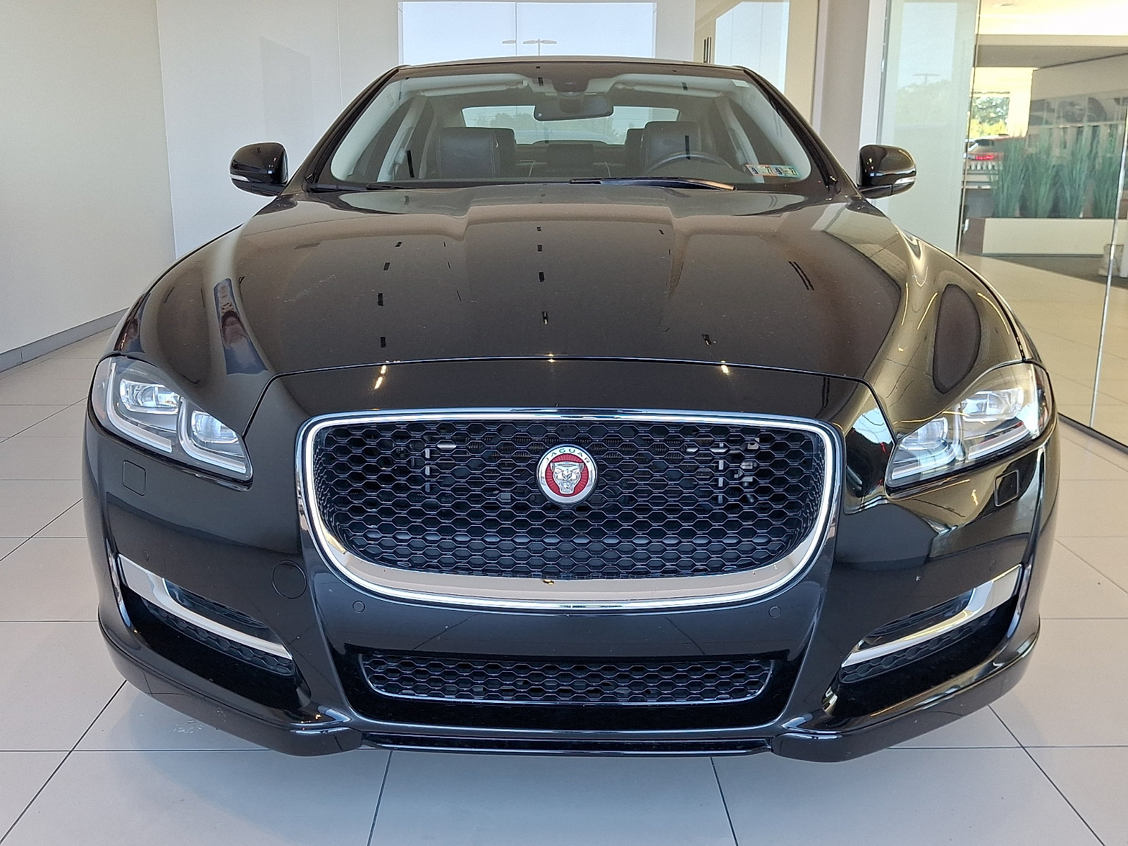 Used 2017 Jaguar XJ R-Sport AWD/4WD image 6