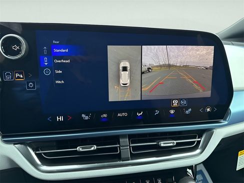 New 2026 Chevrolet Equinox EV LT image 24