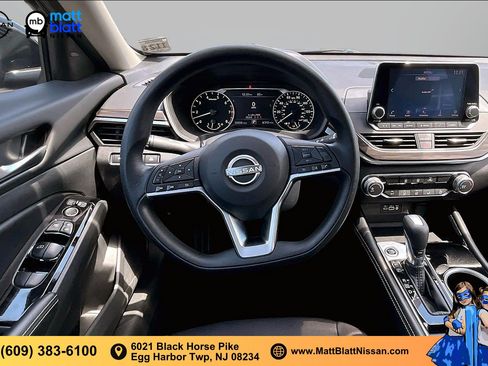 Certified 2023 Nissan Altima 2.5 SV AWD/4WD image 4