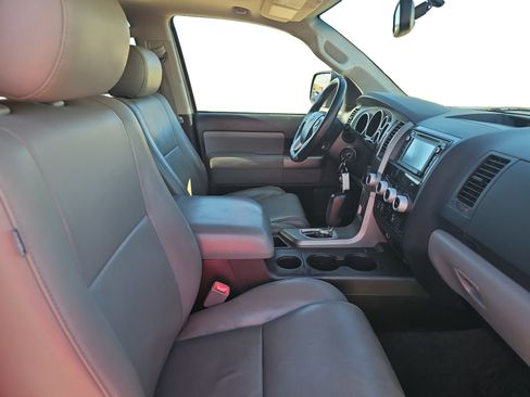 Used 2016 Toyota Sequoia SR5 w/ Premium Package image 17