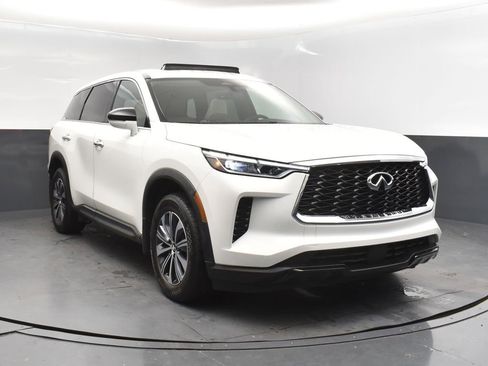 Certified 2023 INFINITI QX60 Pure image 9