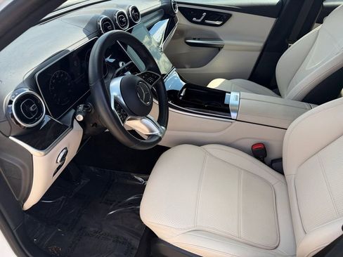 Used 2024 Mercedes-Benz GLC 300 4MATIC image 10